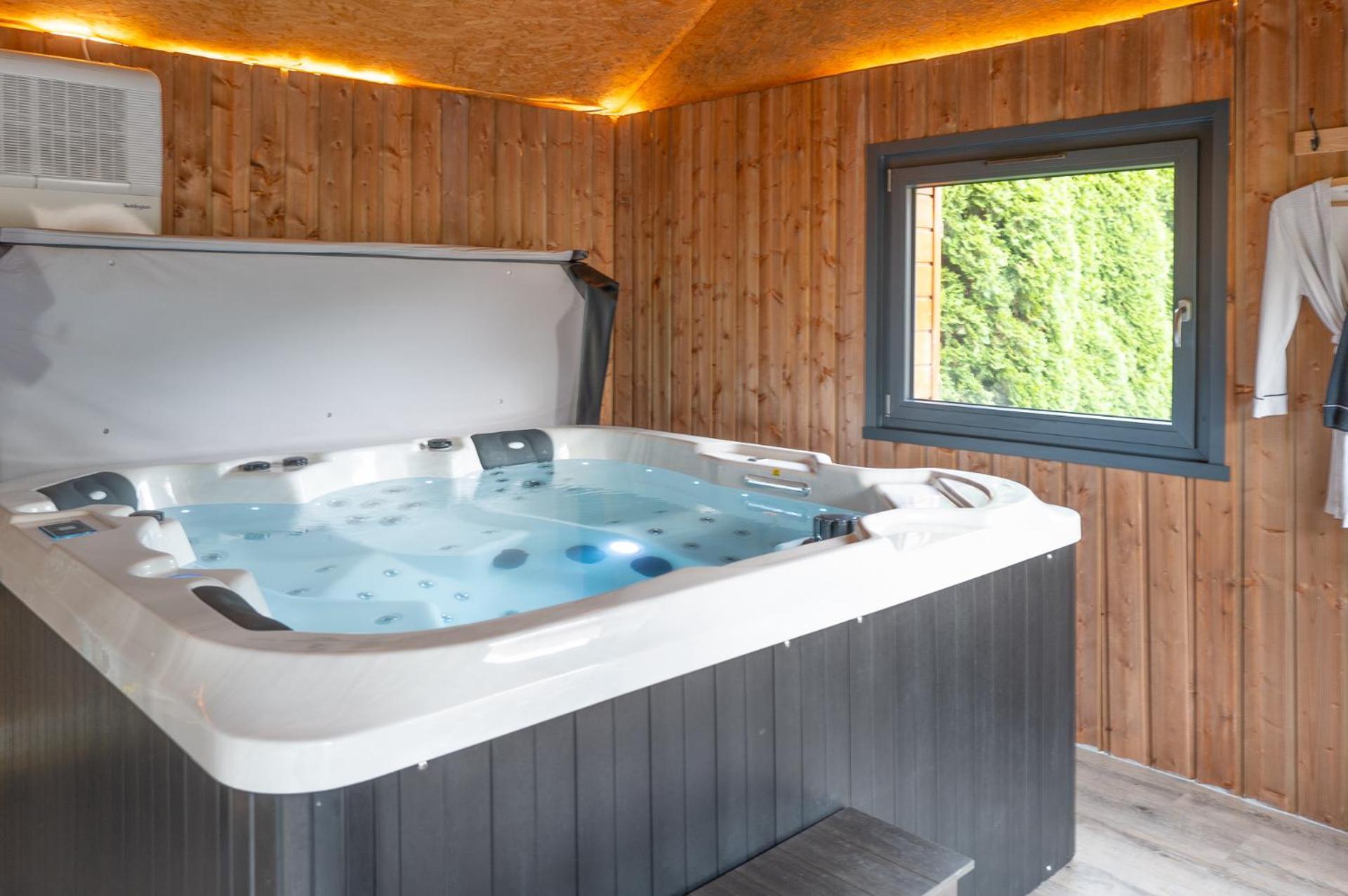 Chalet La Calougeotte, Jardin, Spa Et Sauna Prives Le Ménil Екстериор снимка